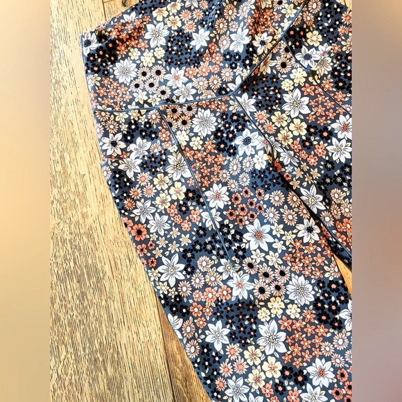 AERIE Women's Real Me Offline Yoga Pants 7/8 Legging Floral Blue SMALL - Picture 8 of 13